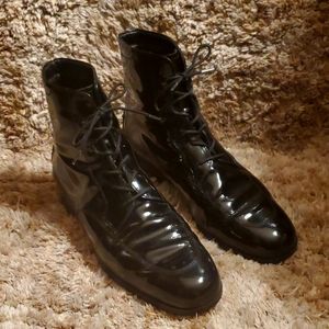 TOD'S Black Patent Leather Booties
